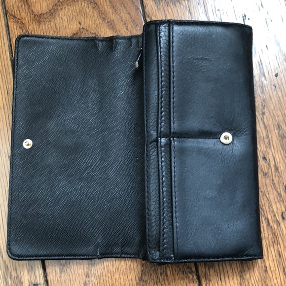 Michael Kors Black Leather Fulton Flap Continental Wallet - Picture 4 of 5